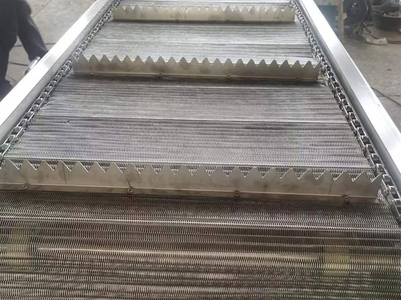 链板输送带：重载场景的适配关键